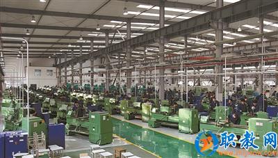 1468308263304003380.jpg 33.jpg